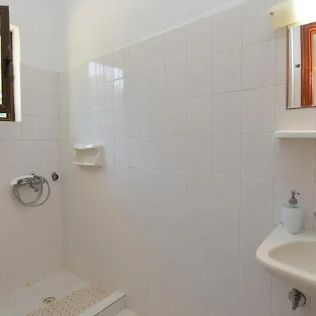 Corfu Budget Friendly House In A Quiet Farm For 2 Appartamento *